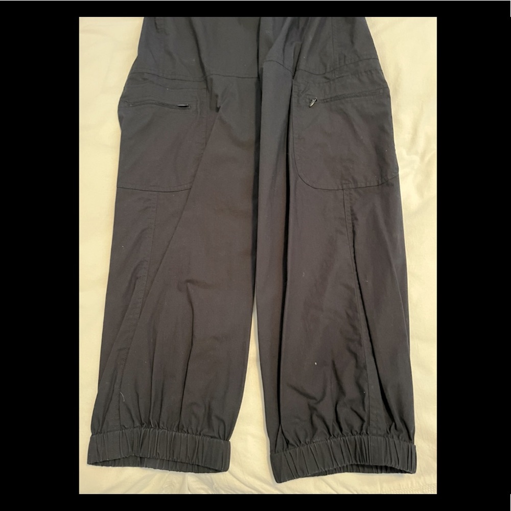 Dana Buchman Navy Cargo Pants - So Comfy!